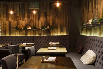 Tableaux ronds sur plexiglas Restaurant Intérieur loft en bois vintage du restaurant