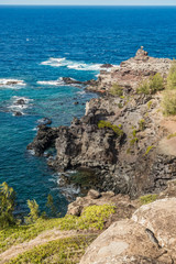 Fototapeta na wymiar Rocky Maui Shoreline 2