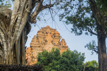 Obraz premium the old ruins of the Cham towers Po Nagar, Nha Trang, Vietnam