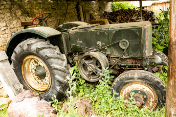 Old tractor © Edler von Rabenstein