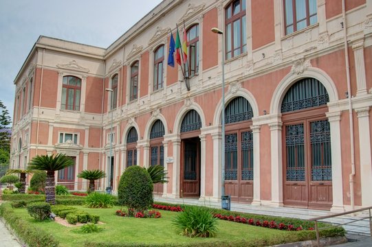 Ville de Messine en Sicile, sur les bords du d&eacute;troit