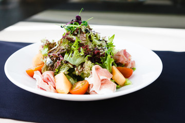 Green salad with ham