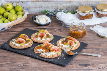 Multigrain crispread appetizer