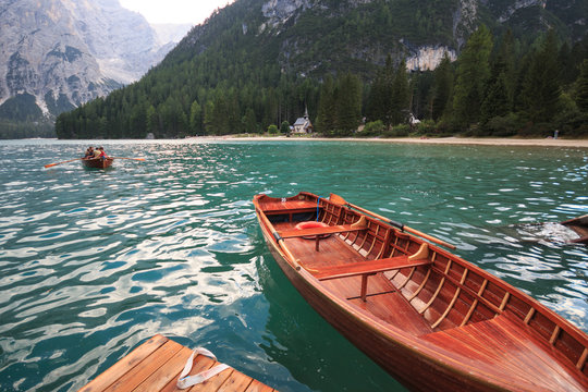 barche sul lago di Braies - Dolomiti