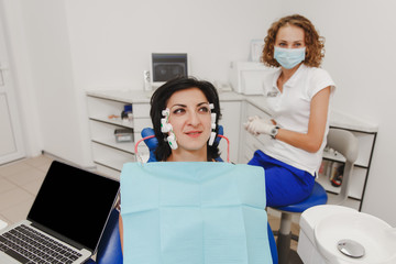 Setting and determining bite and position of jaws with the help of a device with a neuromuscular...