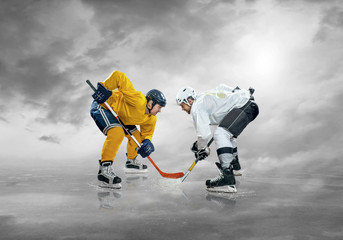 Naklejka premium Ice hockey player in action outdoor 