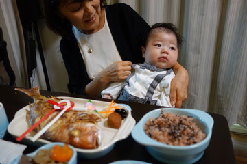 Grandmother and baby,Baby's first meal,Okuizome(Traditional Japanese celebrations),Celebration dish,100 days after birth