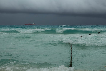 tormenta tropical en mar caribe