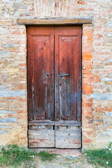 wooden door in an italian village