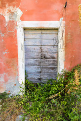 wooden door in an italian village