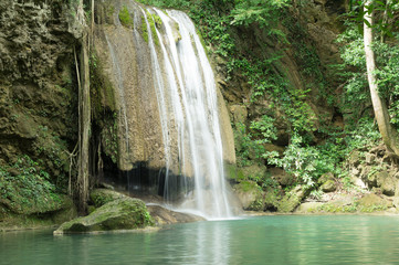 Fototapeta na wymiar Waterfall with fish