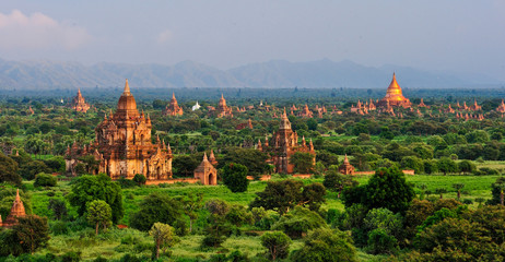 Buddhist temples in Bagan, Myanmar  - obrazy, fototapety, plakaty