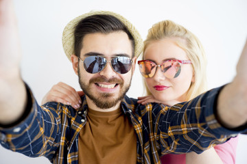 Obraz premium Young fashionable couple