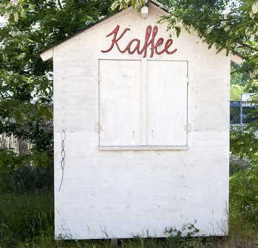 Little Tiny Wood House Kaffee German Coffee Cafe Love Handmade DIY Yummy Food Drink Bistro Typo Script White Close Business Shop Kiosk Green Garden Outside Nature Red Start Up Village Sorry