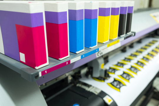 Large printer format inkjet working with cartridge CMYK