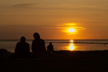 Sonnenuntergang in Norddeich bei Ebbe