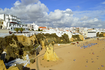 Obraz premium Albufeira Beach on the Algarve coast