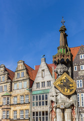 Roland statue and old houses in the center of Bremen