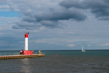 Faro en el muelle