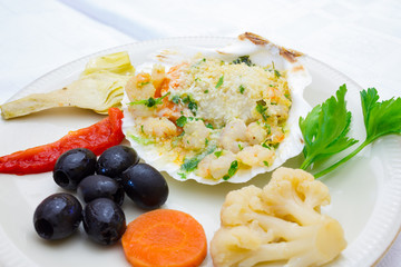 Appetizer with scallop and vegetables