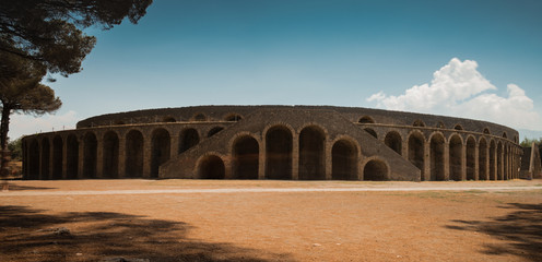 Arena von Pompeji  © Karl Allen Lugmayer