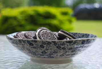 Oreo cookies in a bowl