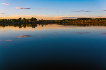 Fototapeta na wymiar Colorful sunset on the lake
