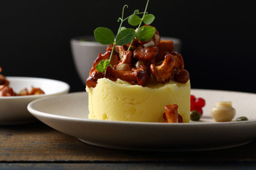 Potato with roasted mushrooms