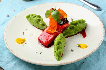 Fillet of salmon in glaze