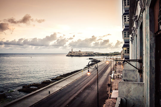 Cuba, Havana, embankment Malecon, fascinating cloudscape, skyline, dawn