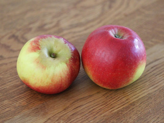 Red apples