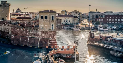 Deurstickers Stad aan het water Livorno - De toegangspoort tot de haven van de Medicean.