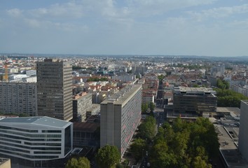Fototapeta na wymiar Vision en hauteur de la tour silex 1 Lyon