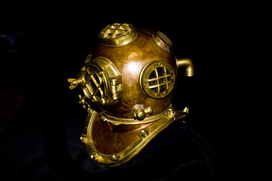 Vintage Brass and Copper Old Fashioned Steam Punk Style Diving Helmet 