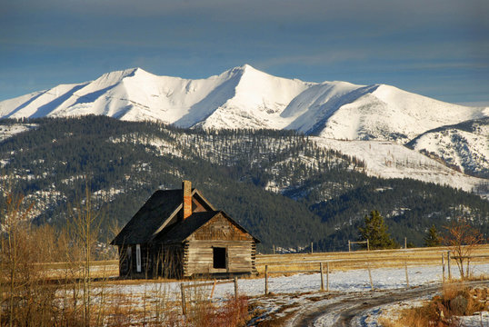 Mission Mountains Cabin