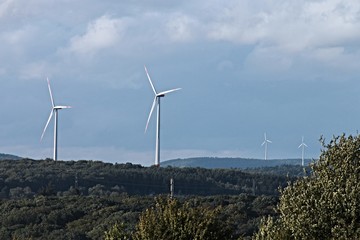 Windr&auml;der am Horizont