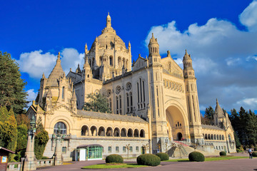 Basilique Sainte-Thérèse de Lisieux, Calvados, Normandie