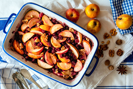 Spicy autumn fruit bake
