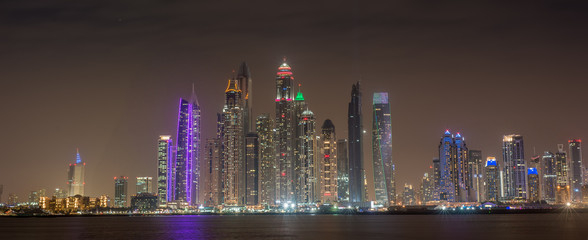 Fototapeta na wymiar Dubai Panorama at Night - Dubai Marina