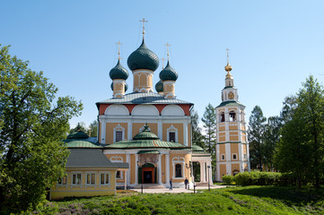 Fototapeta na wymiar Transfiguration Cathedral and bell tower, Uglich, Yaroslavl region, Russian Federation