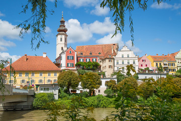 Obraz premium Altstadt Panorama von Frohnleiten bei Graz in der Steiermark, Österreich