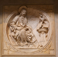 Obraz premium Statue of Saint Jerome or Hieronymus in Siena Cathedral