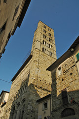 Fototapeta na wymiar Arezzo, il campanile della Chiesa di Santa Maria della Pieve