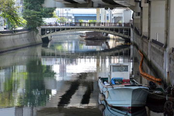 Fototapeta na wymiar River under the highway (Yokohama, Japan)