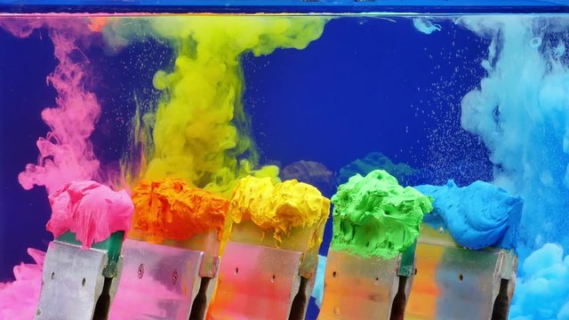 splash water color to Plastisol ink in aquarium box