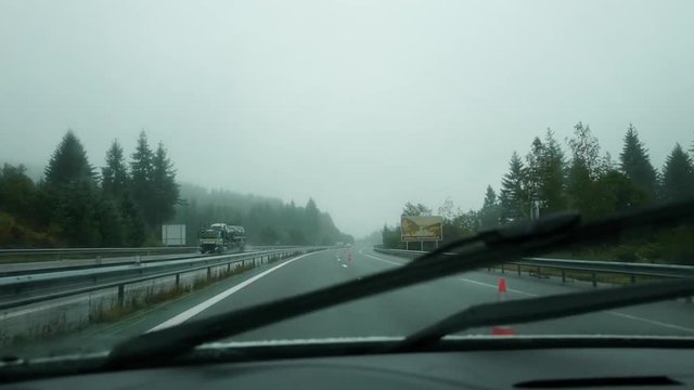 attention travaux , contr&ocirc;le radar sur l'autoroute