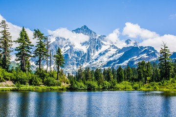 Reflection Mount Shuksan and Picture lake, North Cascades National Park, Washington, USA