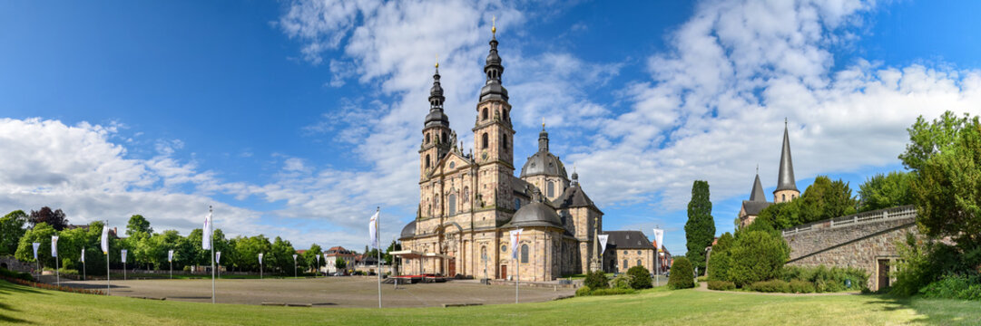 Panoramafoto Dom und Michaelskirche in Fulda