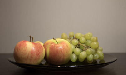 apples with grapes