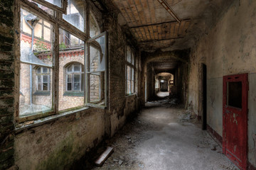 Fototapeta na wymiar Hallway Decay